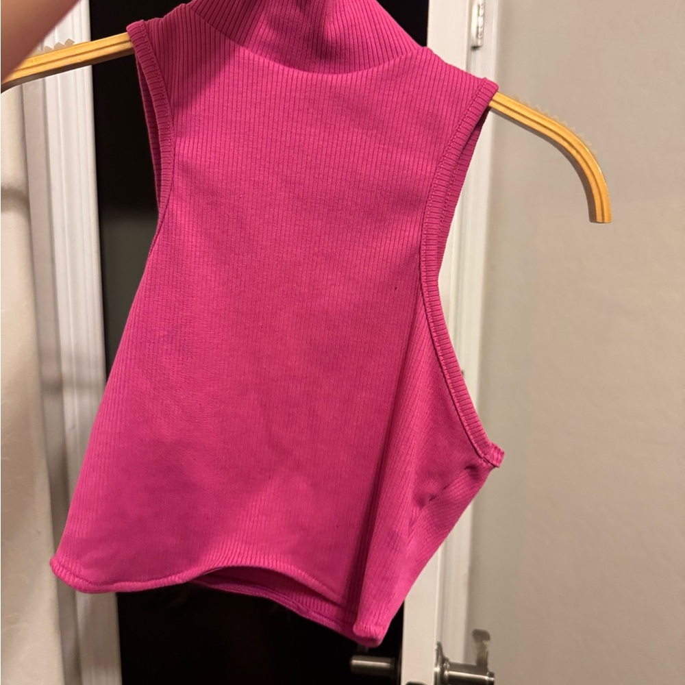 Sleeveless Pink Ribbed Top - Picture 3 of 3